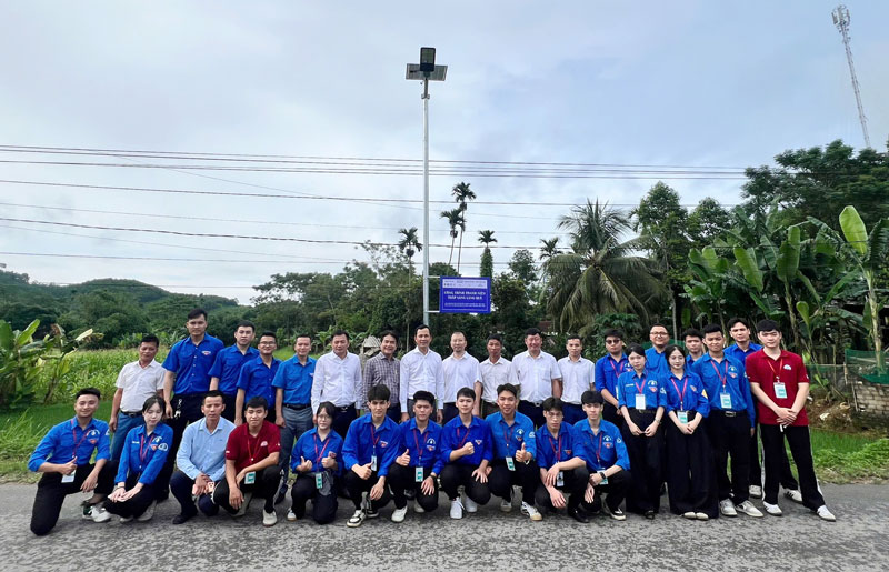 PTSC Thanh Hóa phối hợp Trường Đại học Mỏ - Địa chất bàn giao công trình “Thắp sáng đường quê”, trao gửi yêu thương đến vùng cao Thanh Hóa