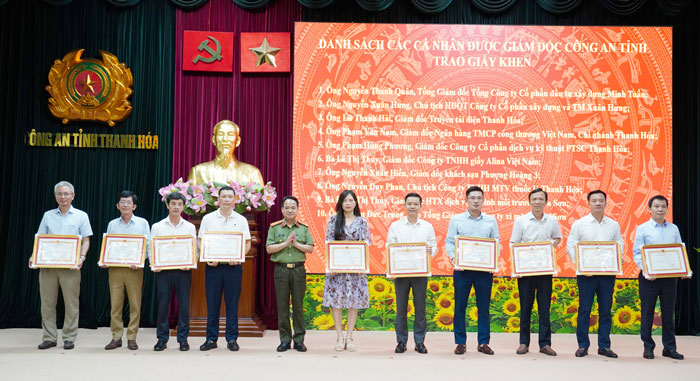 PTSC Thanh Hóa nhận Giấy khen cho cá nhân có thành tích xuất sắc trong xây dựng phong trào toàn dân bảo vệ an ninh Tổ quốc