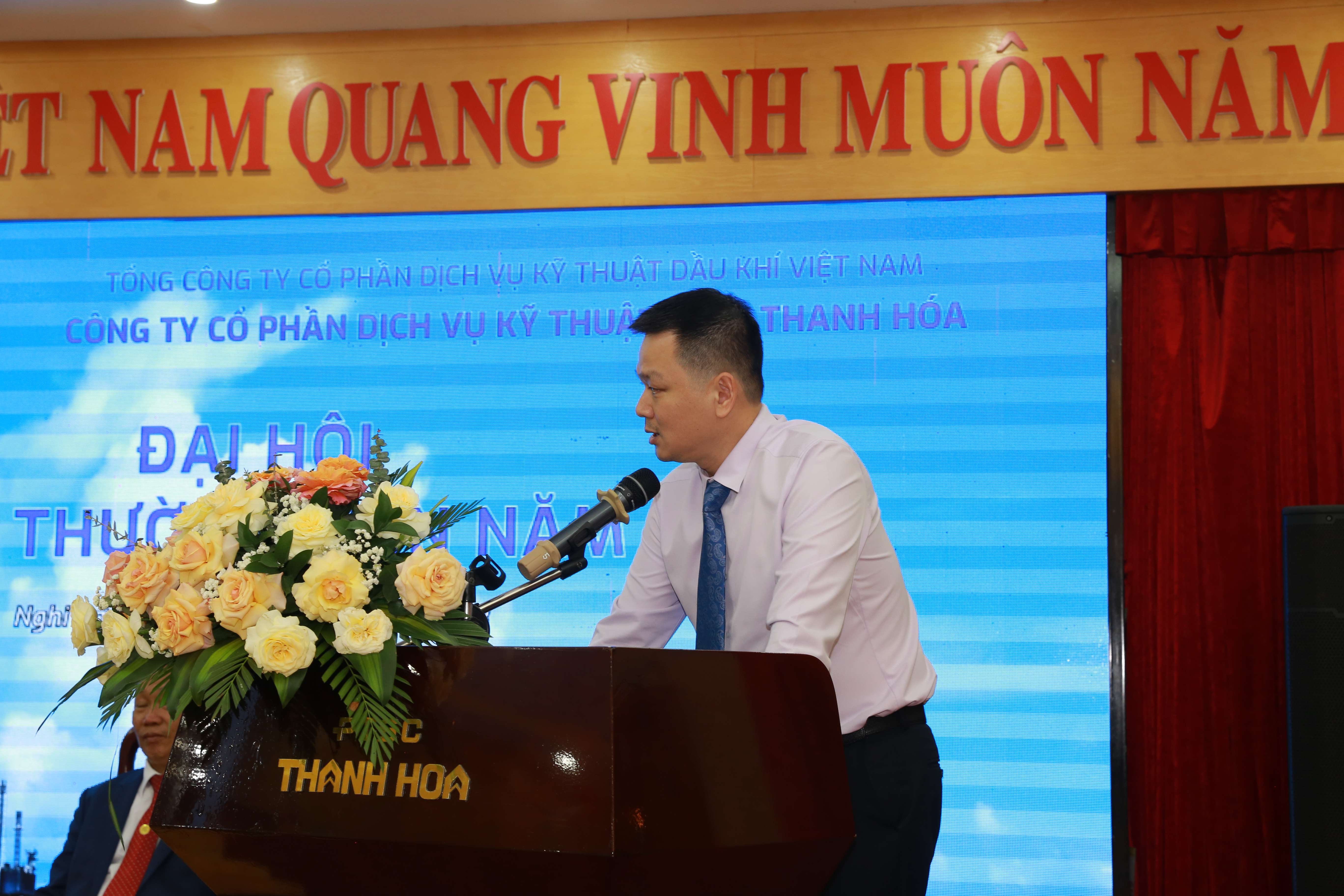 Ông Nguyễn Xuân Ngọc – Thành viên HĐQT phát biểu tại Đại hội.