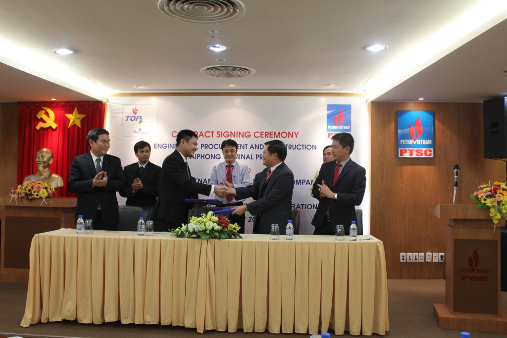 Lễ ký hợp đồng EPC dự án nhà máy Cảng Hải Phòng giữa Công ty TNHH TOP SOLVENT Việt Nam (thuộc Tập đoàn THAIOIL GROUP) và Tổng Công ty Cp DVKT Dầu khí Việt Nam