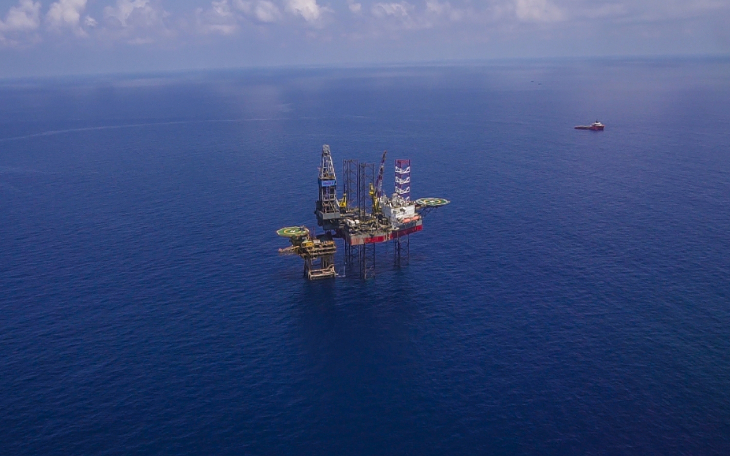 PVN achieved 4-month total revenue of more than VND 225 trillion