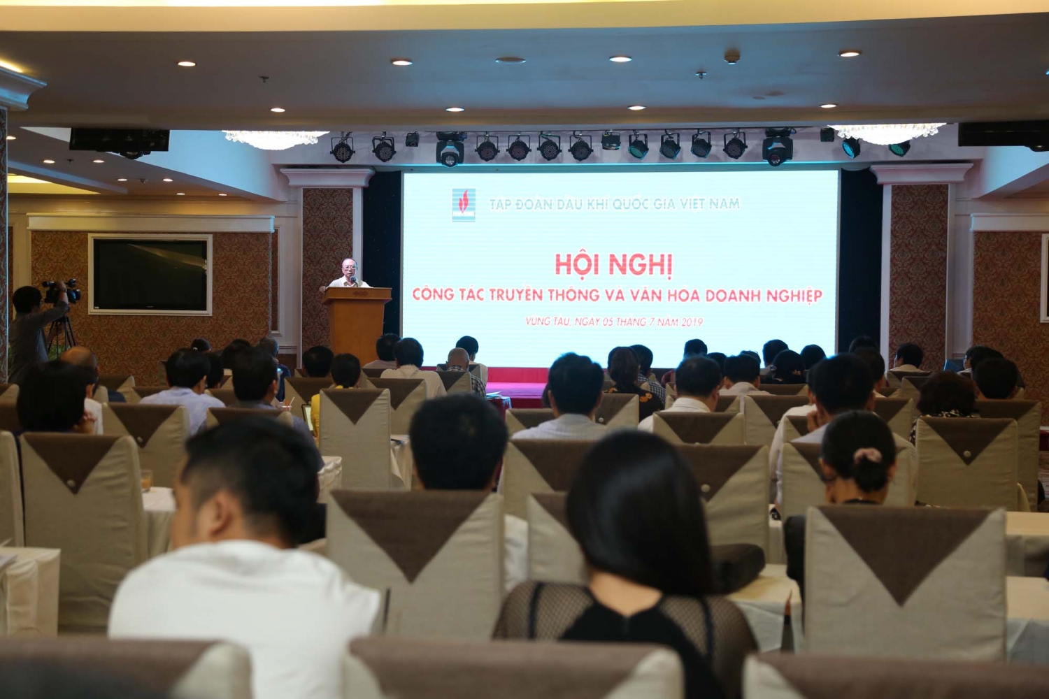 Chuyên nghiệp và sáng tạo trong truyền thông và xây dựng Văn hóa doanh nghiệp
